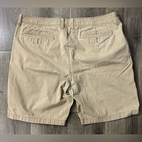 Men’s Old Navy Shorts - Picture 2 of 2